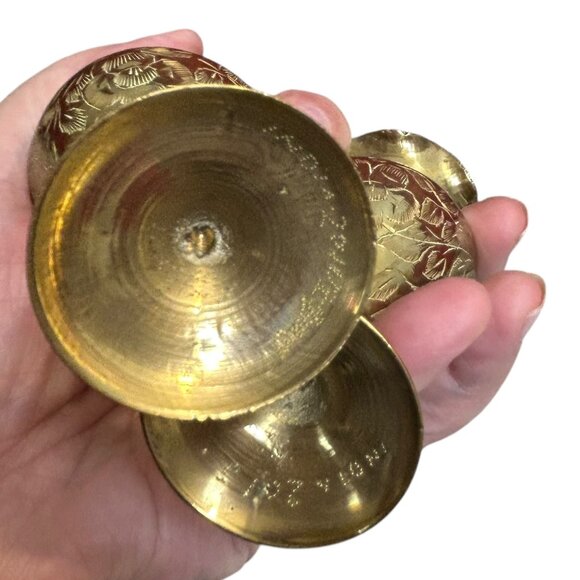 Vintage Fluted Ruffle Etched Floral Leaf Pattern Small Brass Vase Lot of 2 - Picture 4 of 4